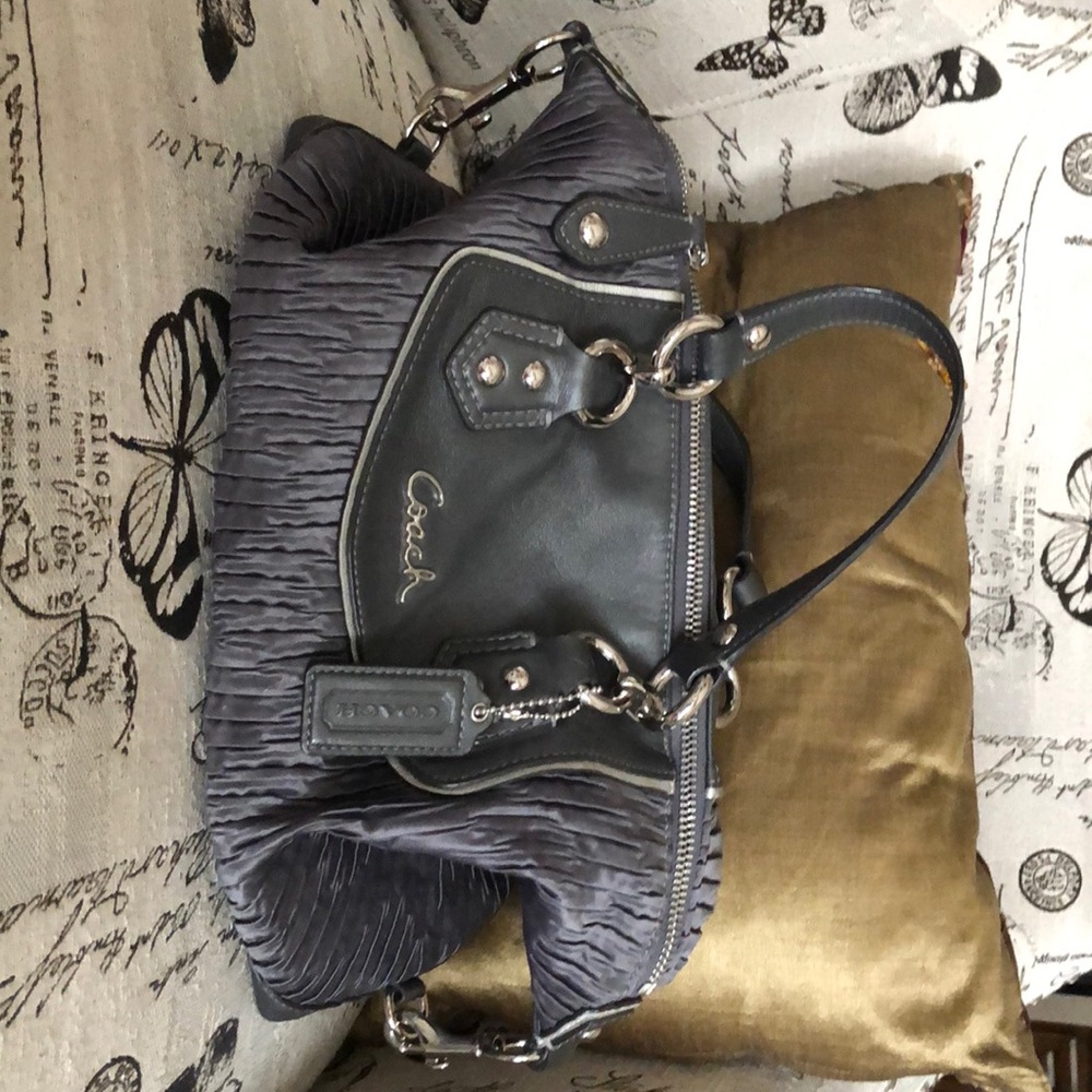 Handbag (purse)